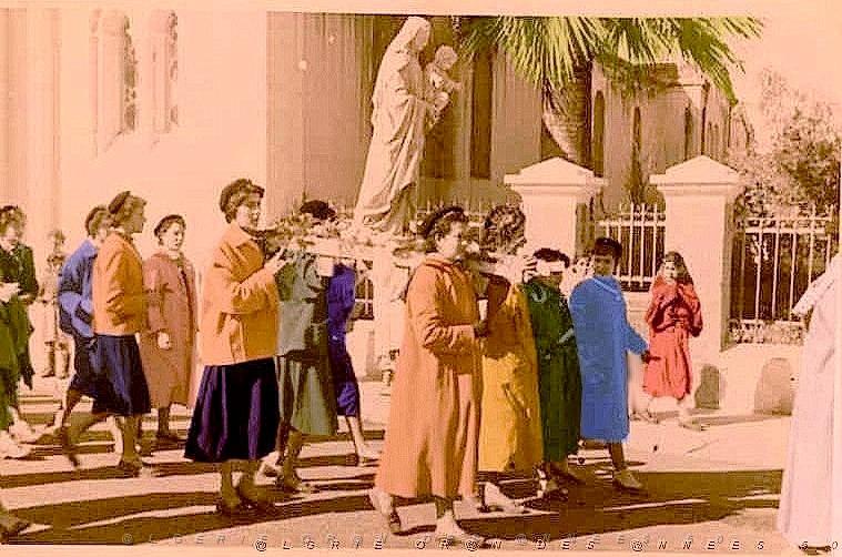 SAINT DE DENIS DU SIG 15 AOUT 1955 PROCESSION HOMMAGE A LA VIERGE.jpg